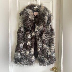 Romeo & Juliet Couture faux fur vest brown white patterned design women’s M